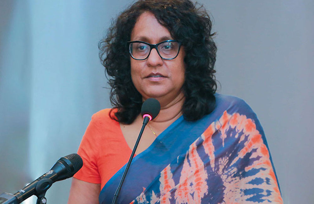 සාර්ථක පුරවැසියෙක් කියන්නෙ හොඳ රැකියාවක් කිරීම පමණක් නෙවෙයි - අගමැතිනිය
