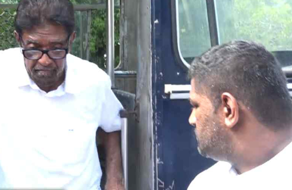 පිය - පුතු ඇප මත මුදා හැරේ